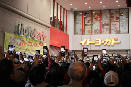 閉店した「イトーヨーカドー春日部店」。人気アニメ「クレヨンしんちゃん」に登場するスーパー「サトーココノカドー」のモデルとして知られた＝２４日午後、埼玉県春日部市