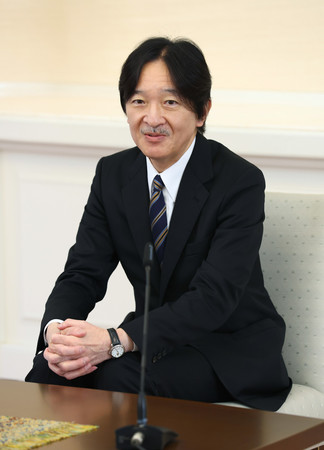59歳の誕生日を前に記者会見される秋篠宮さま=25日、東京・元赤坂の赤坂東邸(代表撮影)