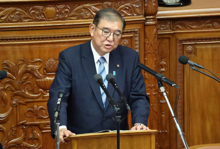 地方創生を看板政策に掲げる石破茂首相=29日、国会