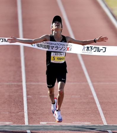 優勝した吉田祐也＝１日、福岡・平和台陸上競技場