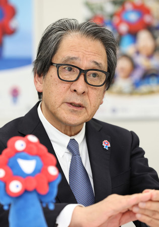 インタビューに答える日本国際博覧会協会の石毛博行事務総長=16日、大阪市中央区