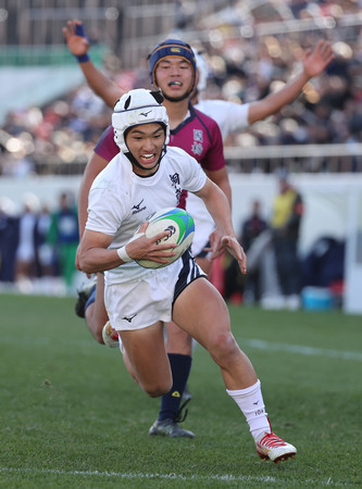 後半、トライを決める桐蔭学園の後藤＝５日、大阪・花園ラグビー場