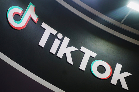 ＴｉｋＴｏｋ（ティックトック）のロゴ＝２０２４年１２月、中国浙江省杭州市（ＡＦＰ時事）