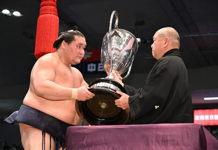 横綱照ノ富士が引退＝優勝１０回、けがに苦しむ―大相撲 | 時事通信ニュース