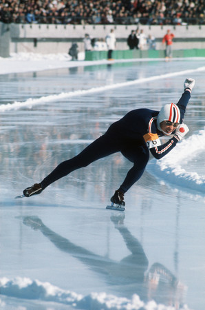 札幌冬季五輪・スピードスケートの鈴木恵一選手=1972年2月、北海道・真駒内屋外競技場