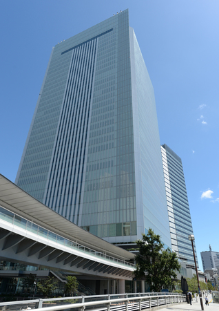 横浜市役所＝横浜市中区