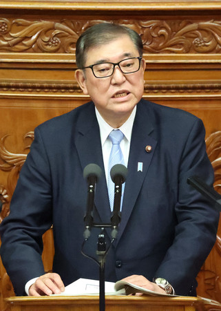 衆院本会議で答弁する石破茂首相＝２８日午後、国会内