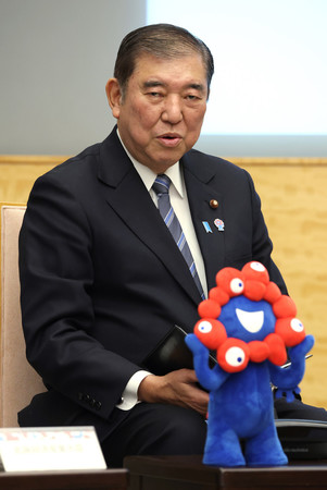 全国知事会長らとの面会で発言する石破茂首相=25日午前、首相官邸