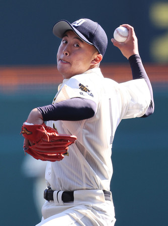 力投する壱岐先発の浦上=20日、甲子園