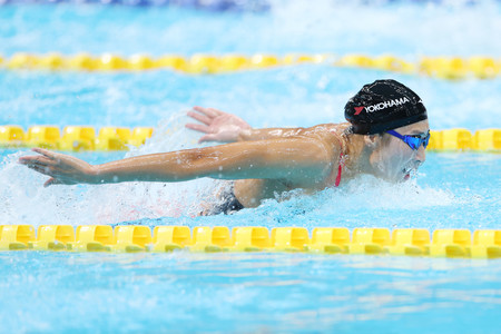女子100メートルバタフライ決勝で力泳する池江璃花子=20日、東京アクアティクスセンター