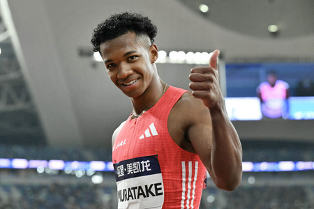 男子110メートル障害で2位の村竹ラシッド=26日、中国・アモイ(AFP時事)