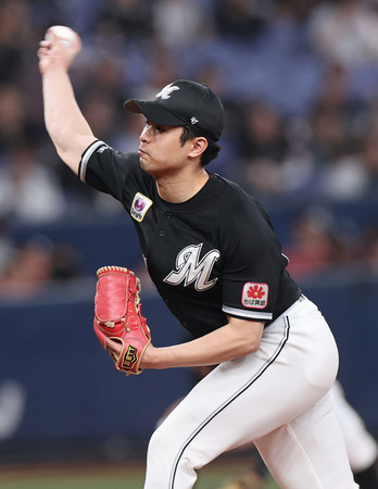 力投するロッテ先発の種市=30日、京セラドーム