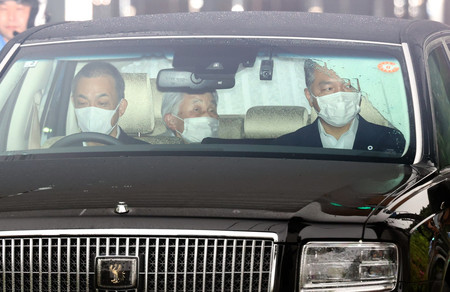 東大病院から退院された上皇さま=10日午前、東京都文京区
