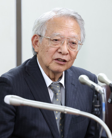 東京都と国の上告断念を受け、記者会見する大川原化工機の大川原正明社長=11日午後、東京都千代田区