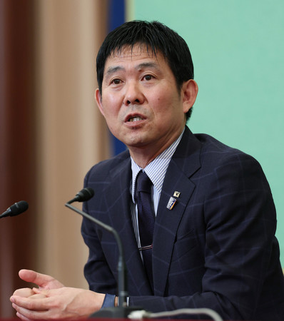 日本記者クラブで記者会見するサッカー日本代表の森保一監督=16日、東京都千代田区