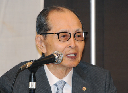 世界少年野球大会開催の記者会見をする王貞治さん=16日、東京都内