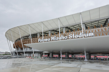 建て替え工事中のパロマ瑞穂スタジアム=23日、名古屋市瑞穂区