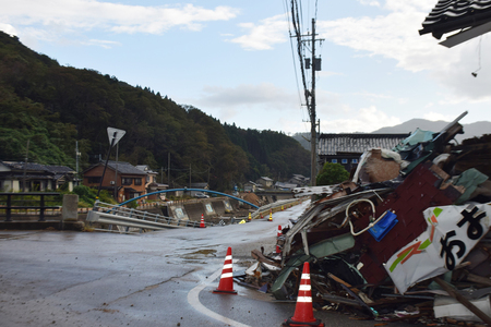 能登半島地震と豪雨災害の爪痕が残る地区=2024年10月、石川県珠洲市