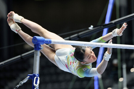 15歳西山実沙が初優勝＝岸里奈2位、岡村真が3位―全日本体操 | 時事