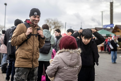 アフガン難民一家 また戦争 ロシア侵攻でウクライナからも退避 時事通信ニュース