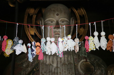 てるてる坊主にコロナ終息を願う 時事通信ニュース