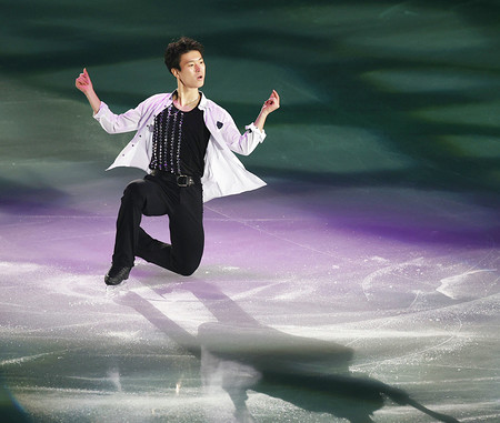 エキシビションで演技する本田 時事通信ニュース