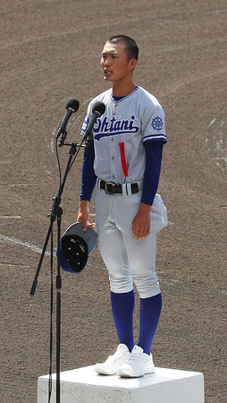 選手宣誓する木下主将 高校野球 時事通信ニュース