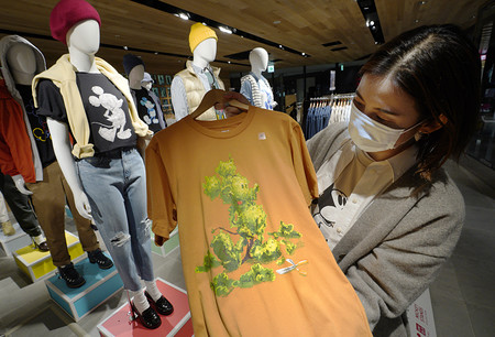 ユニクロのミッキーマウスｔシャツ 時事通信ニュース