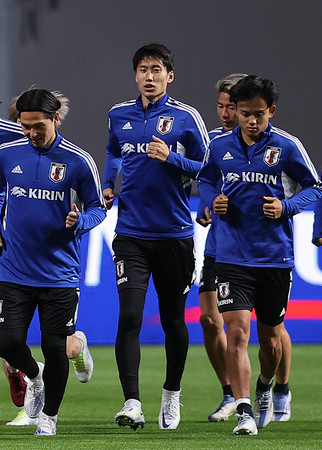 ランニングする鎌田 サッカー日本代表 時事通信ニュース