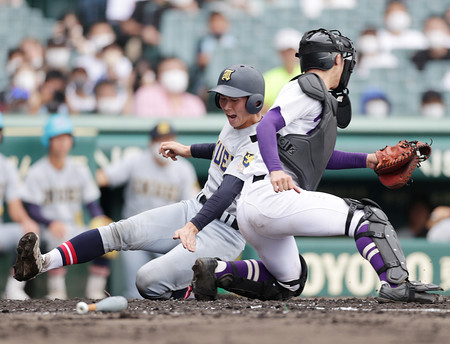 生還する尾形 高校野球 時事通信ニュース