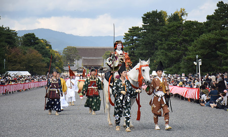 現代のキューピー人形 祭り５７㎝-