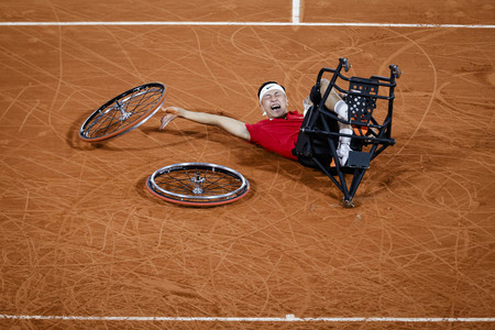 車いすテニス男子シングルスで優勝した小田凱人＝７日、パリ（ｄｐａ時事）