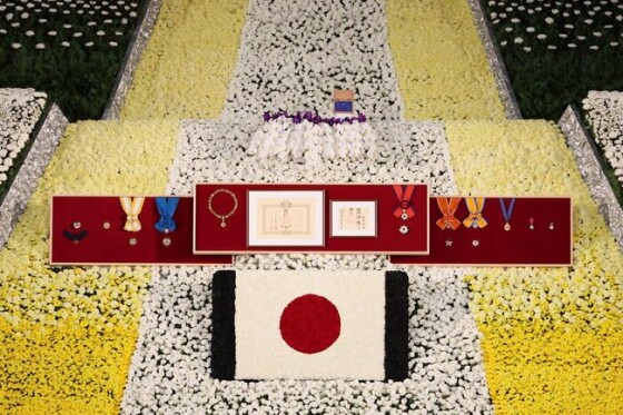 安倍晋三元総理 サイン入り勲記 瑞宝単光章 美術品