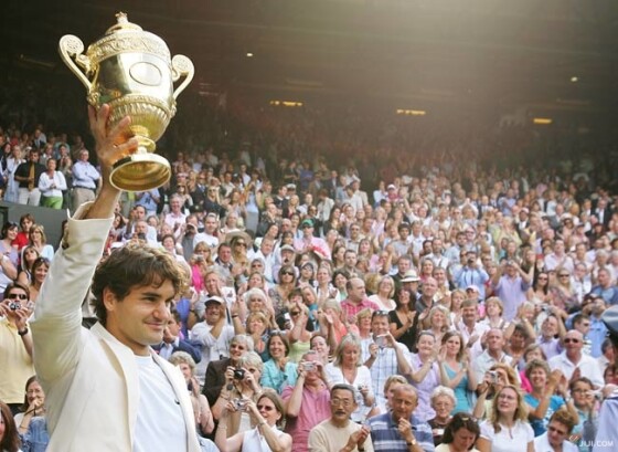 フェデラー　2006年　ウィンブルドン　優勝ウェア　ユニフォーム 写真】【テニス】「芝の王者」ウィンブルドン優勝者 (20/35) | 時事