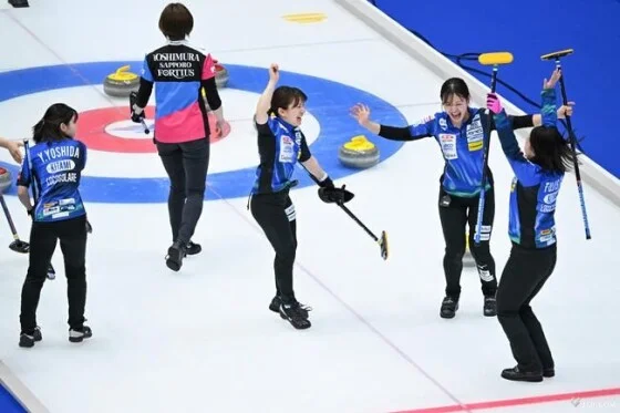 非売品｝吉田知那美、藤澤五月、吉田夕梨花、鈴木夕湖、本橋麻里
