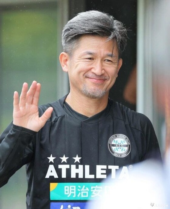 写真】【サッカー】「キングカズ」三浦知良 (6/133) | 時事通信