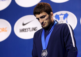 個人資格の中立選手として出場し、銀メダルだったロシアのマゴメドフ＝１７日、ベオグラード（ＥＰＡ時事）