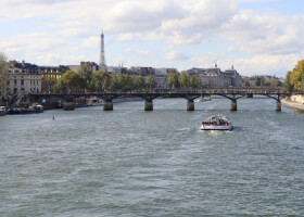 パリ五輪開会式の舞台となるセーヌ川＝２０２３年１０月３日、パリ市内
