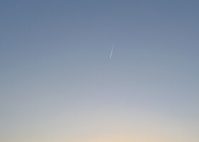 放課後、夕日を見るためによく訪れた港＝２０２３年１１月１日、石川県能登町（あおいさん提供）