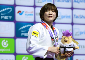 世界柔道女子４８キロ級で３連覇を果たした角田夏実＝２０２３年５月、ドーハ