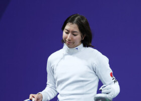 女子エペ個人３回戦で敗れた吉村美穂＝２７日、パリ