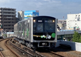 大阪市内を走行する大阪メトロ中央線（大阪メトロ提供）