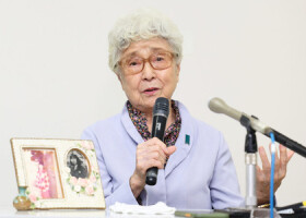 横田めぐみさんの６０歳の誕生日を前に、思いを語る母の早紀江さん＝３日、川崎市