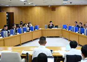 兵庫県の斎藤元彦知事のパワハラ疑惑を巡る県議会の調査特別委員会（百条委員会）＝１０月１１日、神戸市内