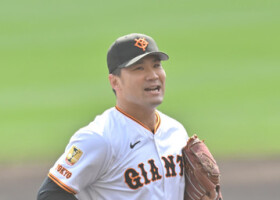 １回を無失点に抑えた巨人先発の田中将＝２４日、那覇