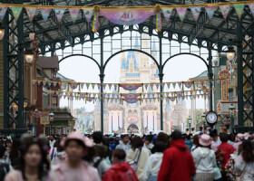 東京ディズニーランド＝千葉県浦安市