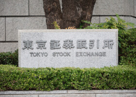 東証＝東京都中央区