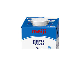 明治が値上げする「明治おいしい牛乳」（９００ミリリットル）（同社提供）
