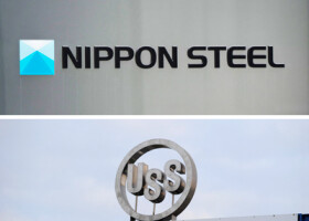日本製鉄（写真上）と米ＵＳスチールのロゴマーク（いずれもＡＦＰ時事）