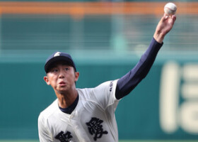 弘前学院聖愛先発の芹川＝９日、甲子園